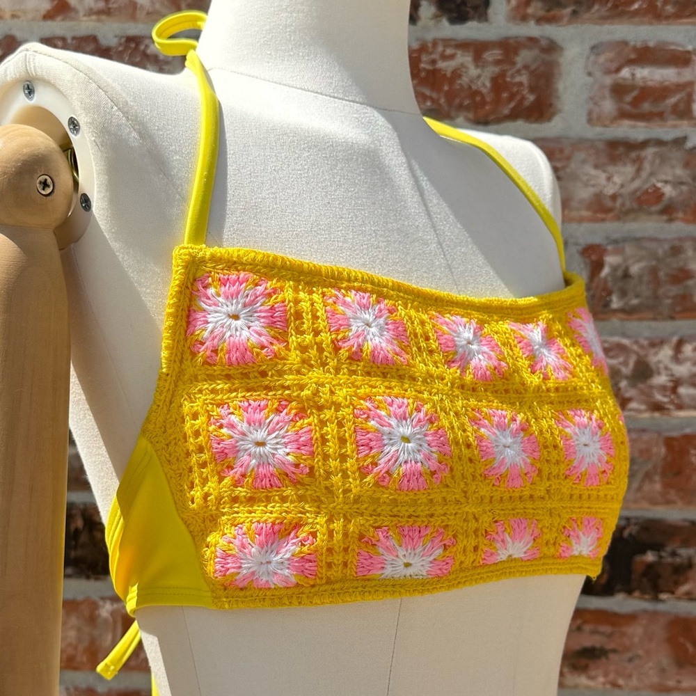 Yellow Crocheted 🧶 Floral Crop Top / XS / Excellent condition - Picture 6 of 9